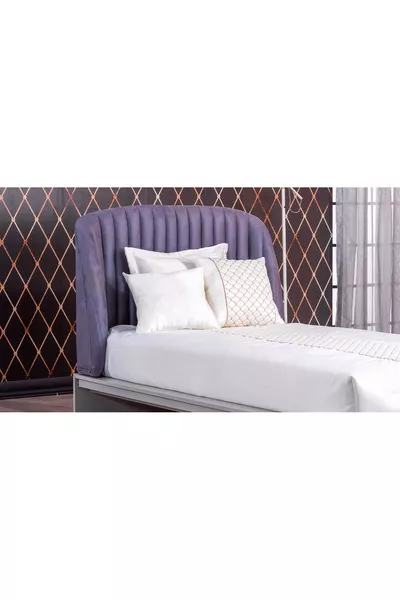 Lara Bazaar Titel 'Lik Lux'