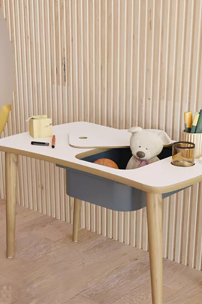 Bureau d'activité Montessori avec un seul tiroir
