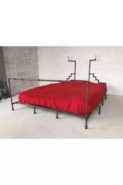 Etagenbett aus dekorativem Rohr