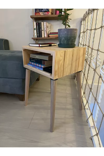 Table de chevet en bois décoratif