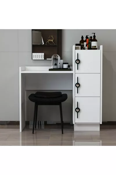 Mai Makeup Table