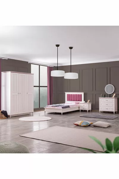 Camera da letto di Ezgi Genç - Armadio a 3 ante, Letto, Comodino, Cassettiera