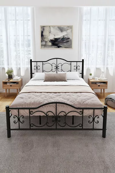 Pero Double Bed Wrought Iron Metal Bed Black