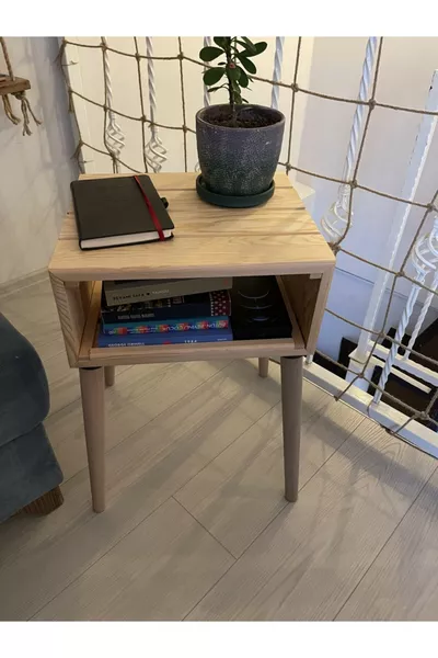 Table de chevet en bois décoratif