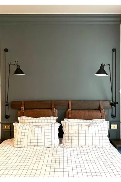 Boutique Hotel Bed Base Headboard Design for Double and Single Room Wall Decor Bed