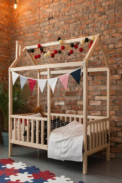 Unisex Montessori Bebek Ve Çocuk Karyolası Çatılı Doğal Ahşap Yatak